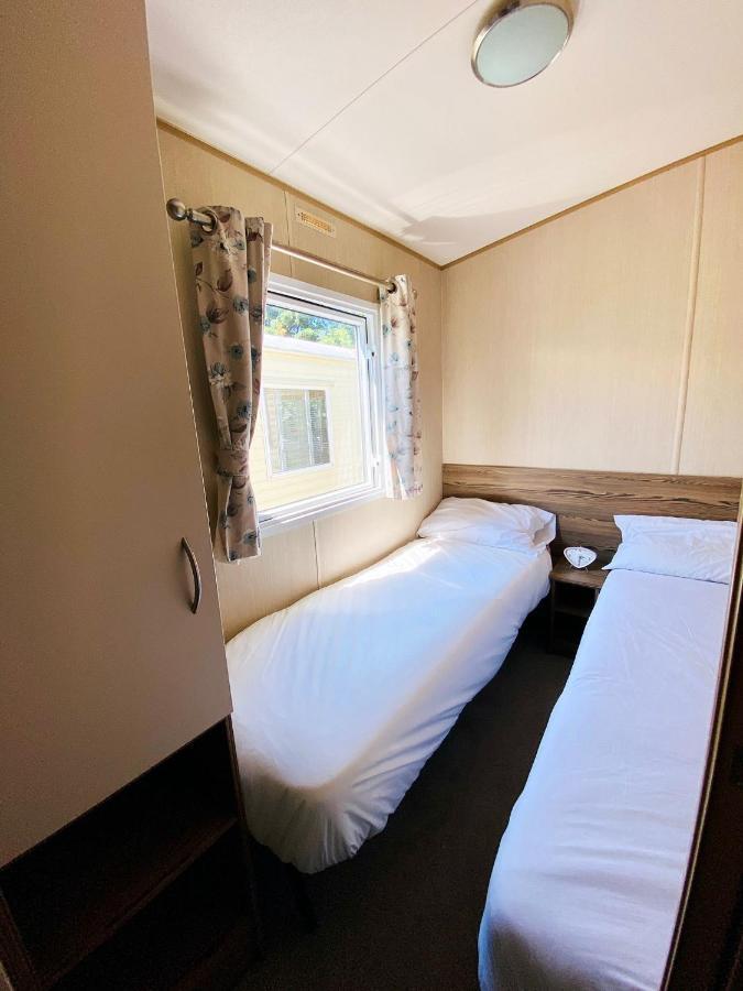 Dizzard 23 Hotel Bridgerule Екстериор снимка